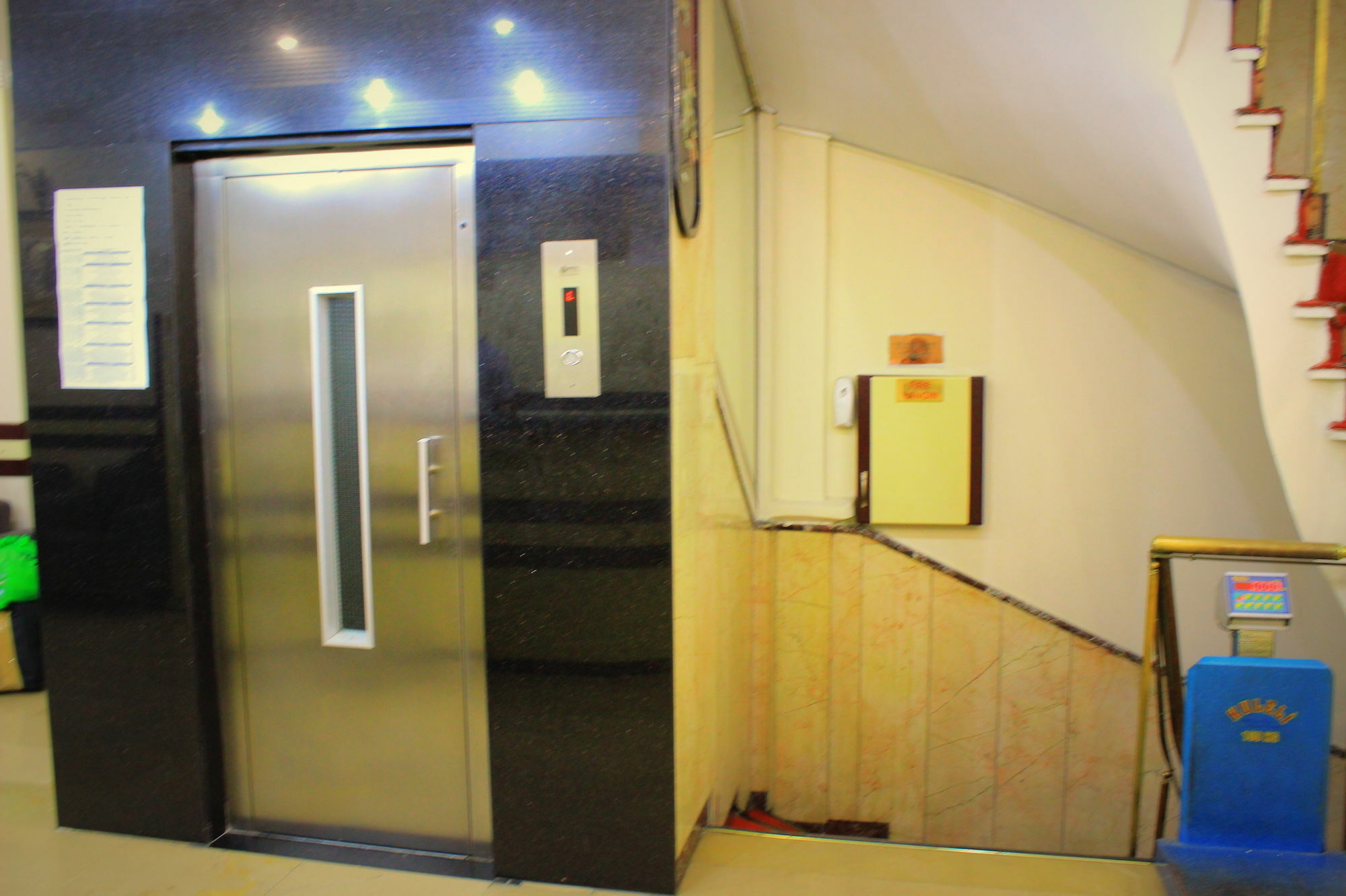 Dempa Hotel Istanbul Exteriör bild